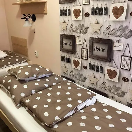 Sara Vendeghaz * היידובסרמן